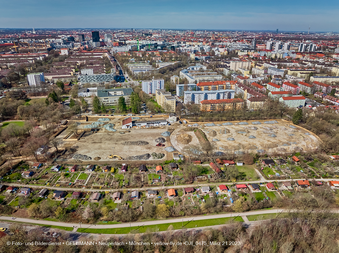 21.03.2023 - Luftbilder von der Baustelle Maikäfersiedlung in Berg am Laim